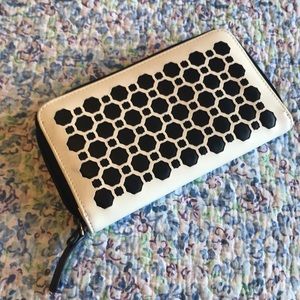 Vera Bradley Laser Cut Accordion Wallet
